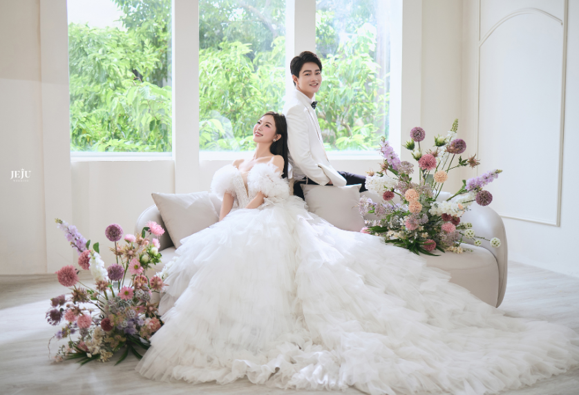 Yếu Tố Ảnh Hưởng Đến Giá Chụp Hình Cưới Studio