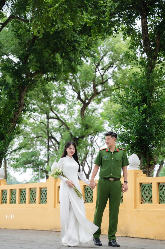 Chụp Ảnh Cưới Công An – Lưu Giữ Khoảnh Khắc Tự Hào Và Lãng Mạn 4 Đảm bảo quân phục luôn chỉnh tề và đúng quy định