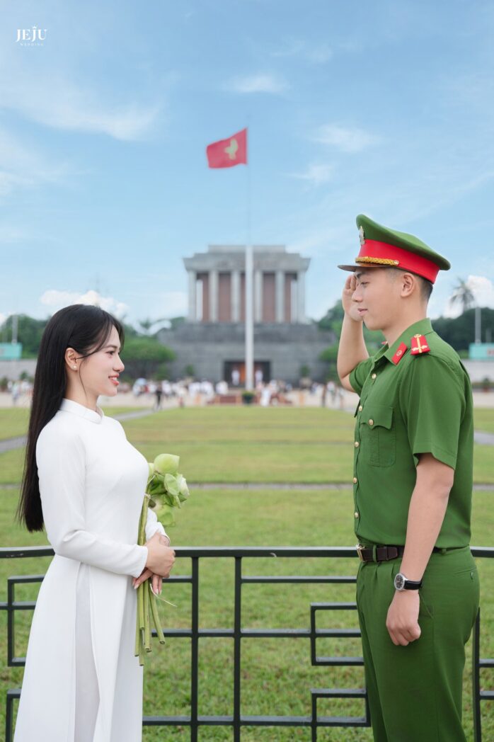 Chụp Ảnh Cưới Công An – Lưu Giữ Khoảnh Khắc Tự Hào Và Lãng Mạn 3 Chụp ảnh cưới công an tại lăng Bác