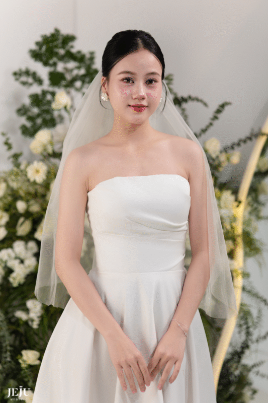 Thuê Váy Đi Bàn – Giải Pháp Hoàn Hảo Cho Cô Dâu Hiện Đại 4 Những lưu ý quan trọng khi thuê váy đi bàn