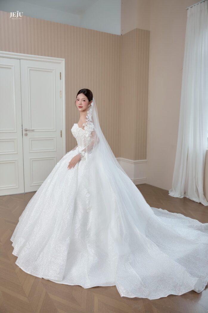 Váy cưới dòng luxury