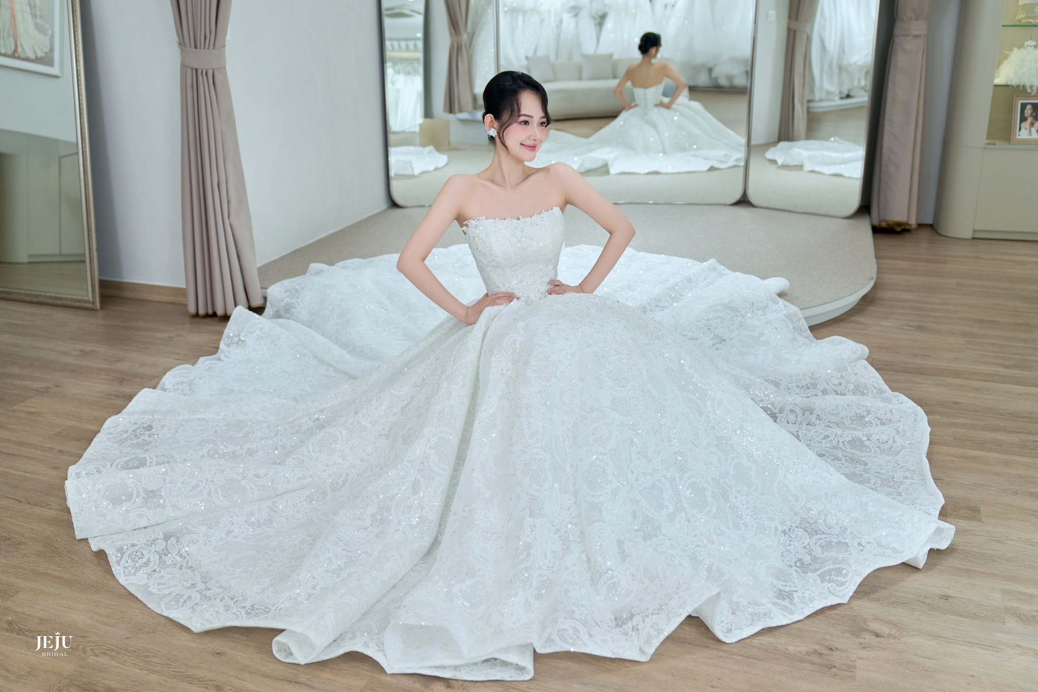 Váy Cưới Cúp Ngực