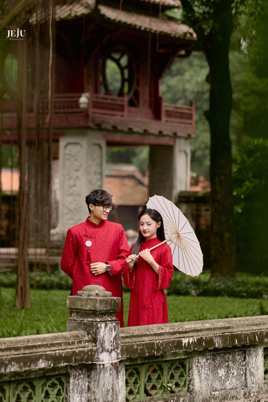 Concept ảnh cưới Việt phục kết hợp hiện đại