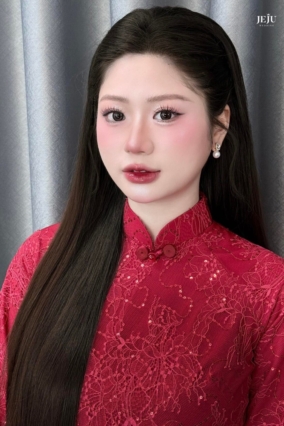 Makeup Cô Dâu Ăn Hỏi Đẹp Tự Nhiên, Chuẩn Xu Hướng 2 Makeup truyền thống tông đỏ